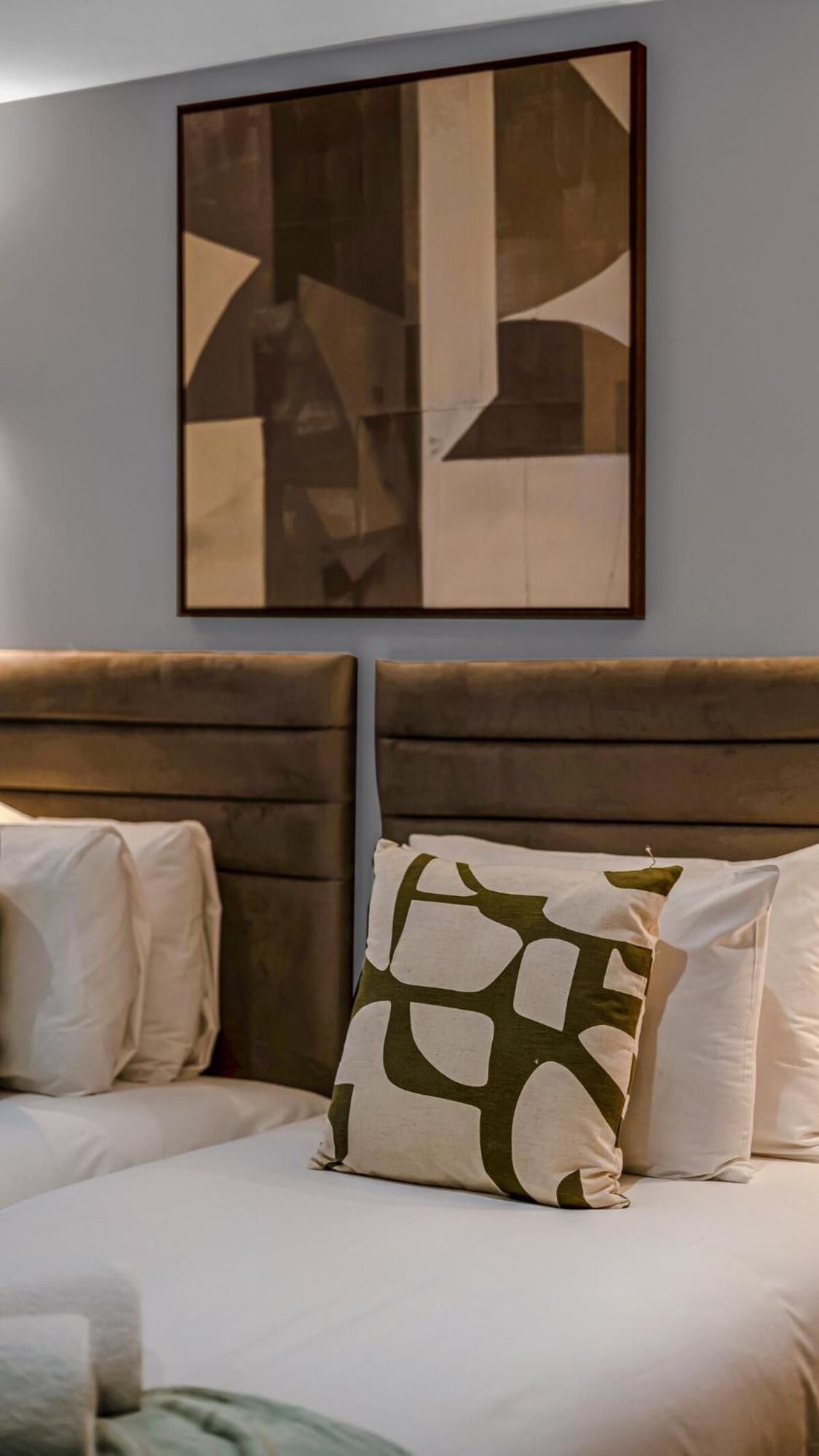 Stylish In Heart Of London- Great Transport London