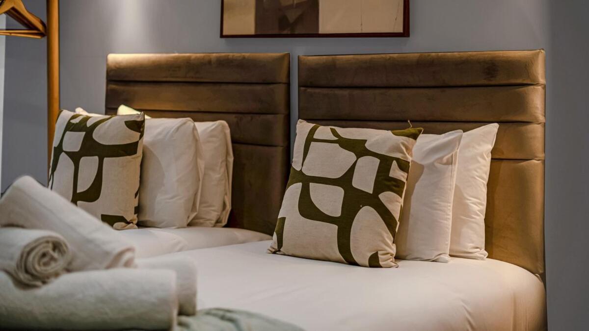 Stylish In Heart Of London- Great Transport Apartment